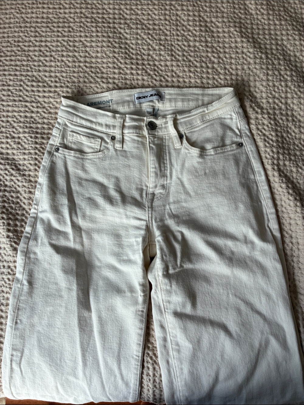 DKNY Claremont High Rise Wide Leg Ecru Jeans 27 Petite